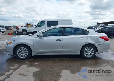 2016 Nissan Altima 2.5 S z USA, uszkodzony, nr VIN 1N4AL3AP2GN347261